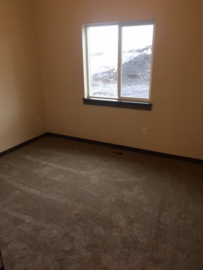 Building Photo - SINGLE FAMILY HOME ON GUY RD (APP#118)