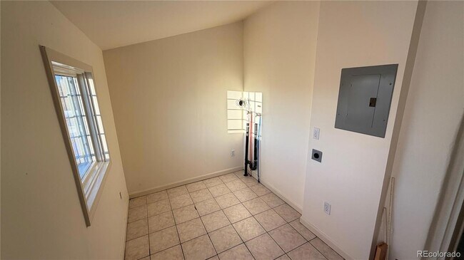 Building Photo - 1447 S Broadway