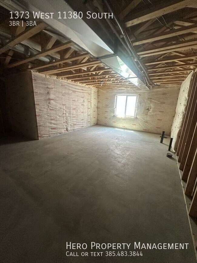 Building Photo - 1373 W 11380 S