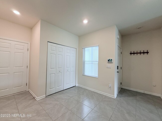 Building Photo - 48 Java Ln