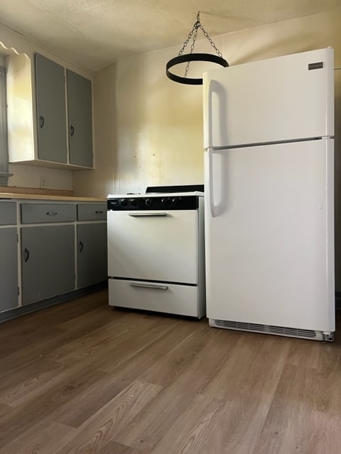 Building Photo - 1216 W 31st St