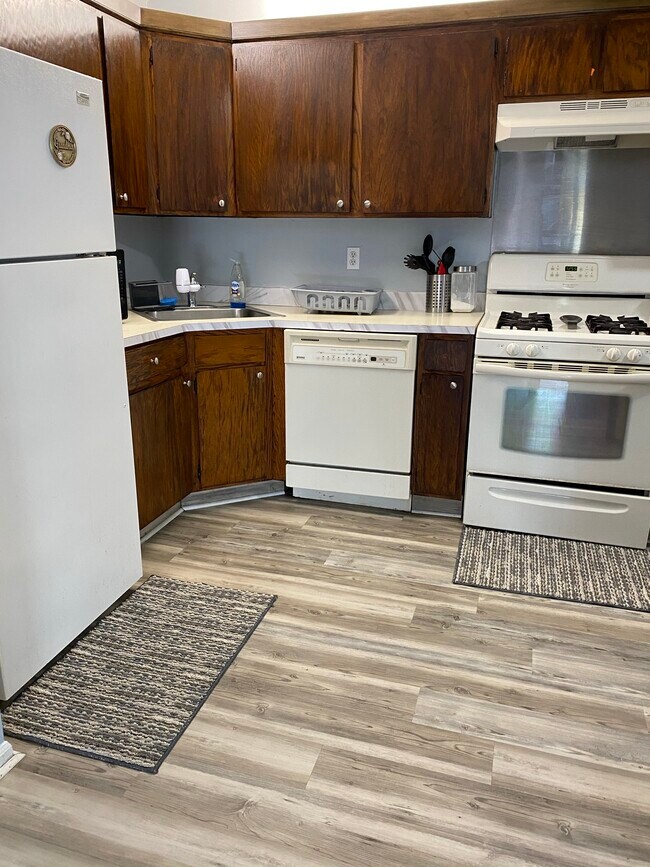 Building Photo - 109 Sussex Pl