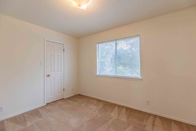 Building Photo - 14215 Spotted Cedar