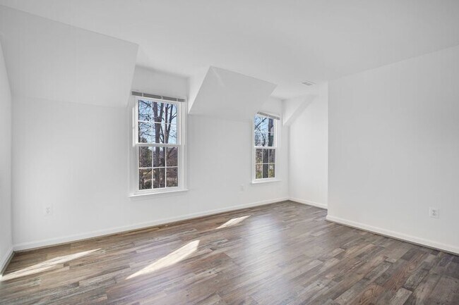 Building Photo - 655 Lancaster St