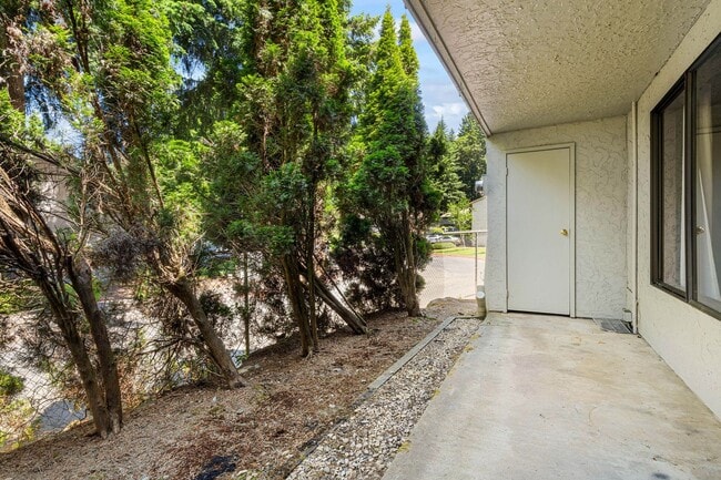 Building Photo - Totem Lake Condo For Rent!