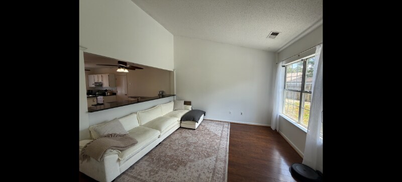 Building Photo - 1246 Woods Way