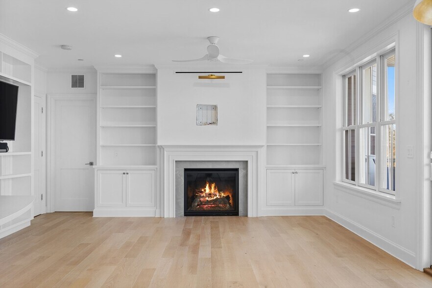 Building Photo - 37 Farragut Rd