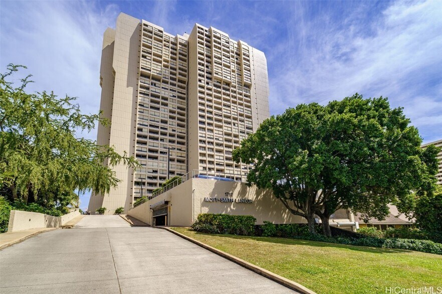 Building Photo - 1717 Mott-Smith Dr
