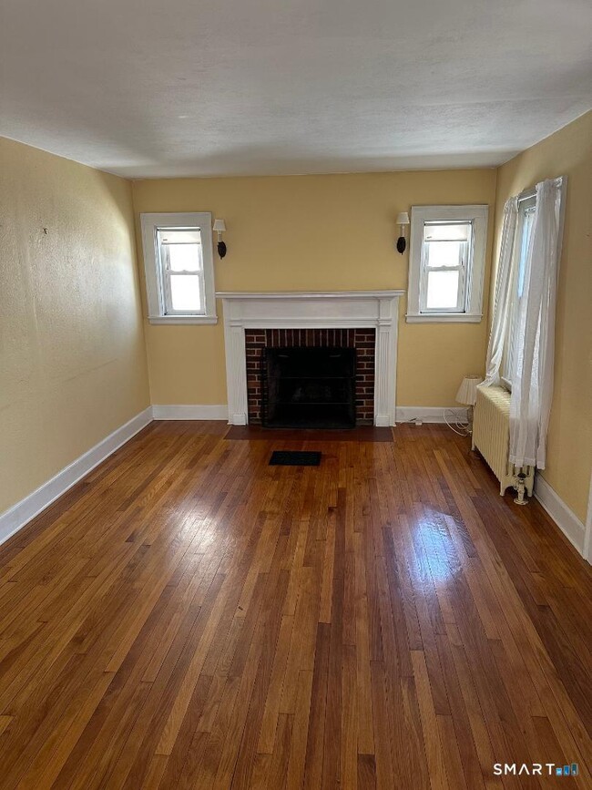 Building Photo - 28 Hobbie St