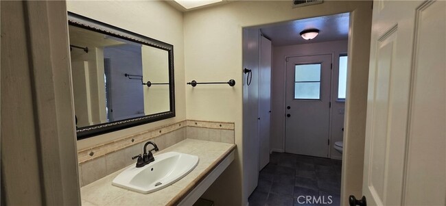 Building Photo - 129 Sunridge Way