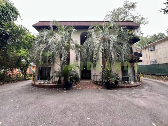 Building Photo - 2524 Blossom St