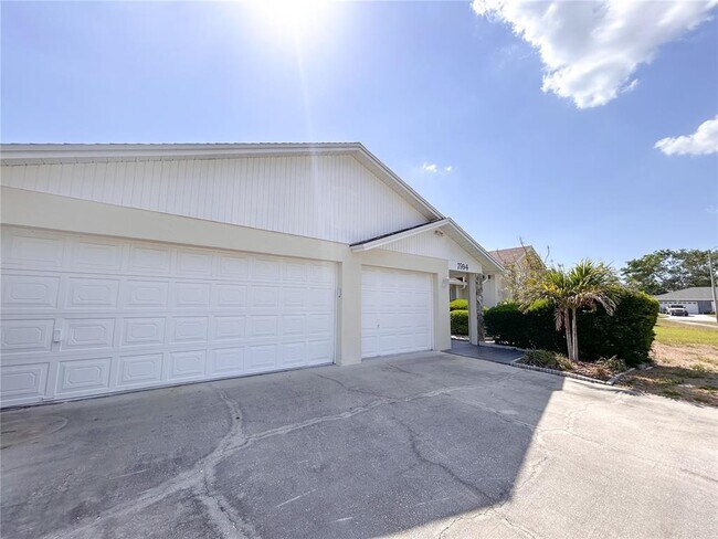 Building Photo - 7994 Jaywood Rd