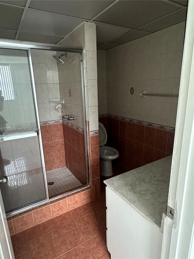 Building Photo - 10090 NW 80th Ct