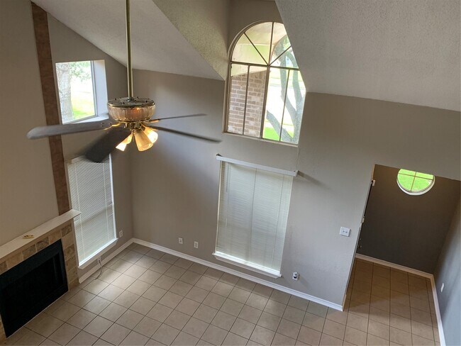 Building Photo - 1310 Carefree Dr