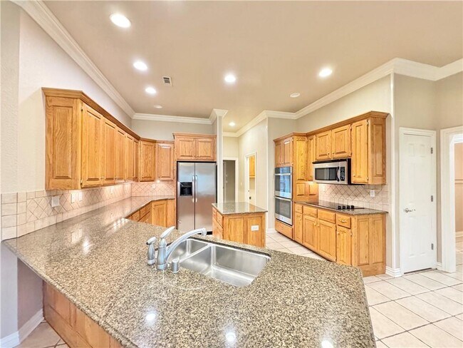 Building Photo - 2914 S College Dr