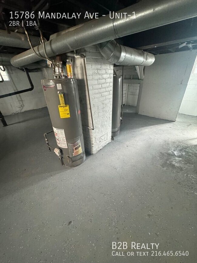 Building Photo - 15786 Mandalay Ave