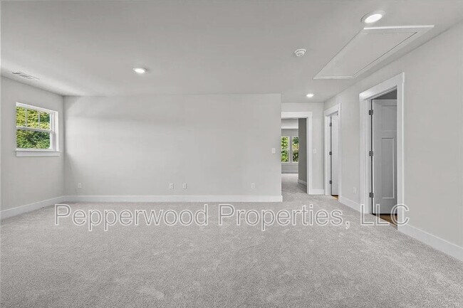 Building Photo - 1572 Shallons Ct
