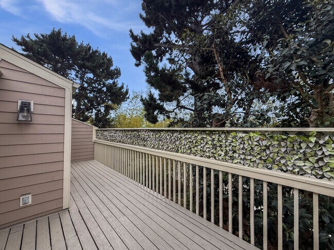 Building Photo - 3B/2BA Home in Encinitas Now Available for...