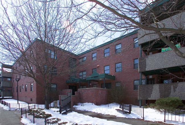 Building Photo - Toepfert Apartments