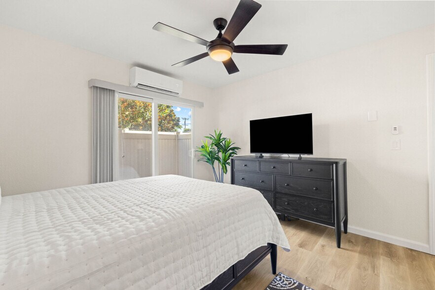 Building Photo - 3030 Suncrest Dr