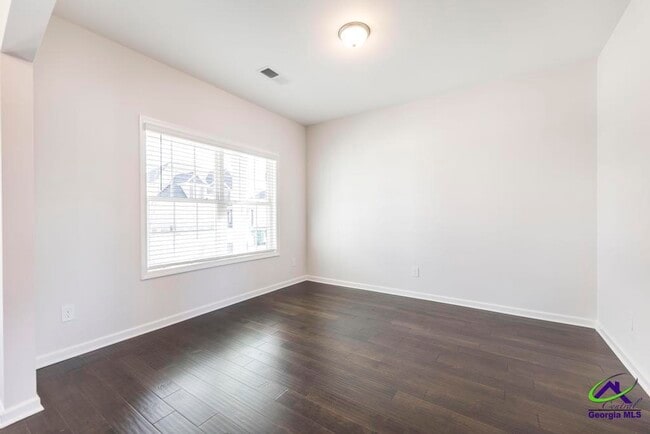 Building Photo - 233 Shoshone Cir