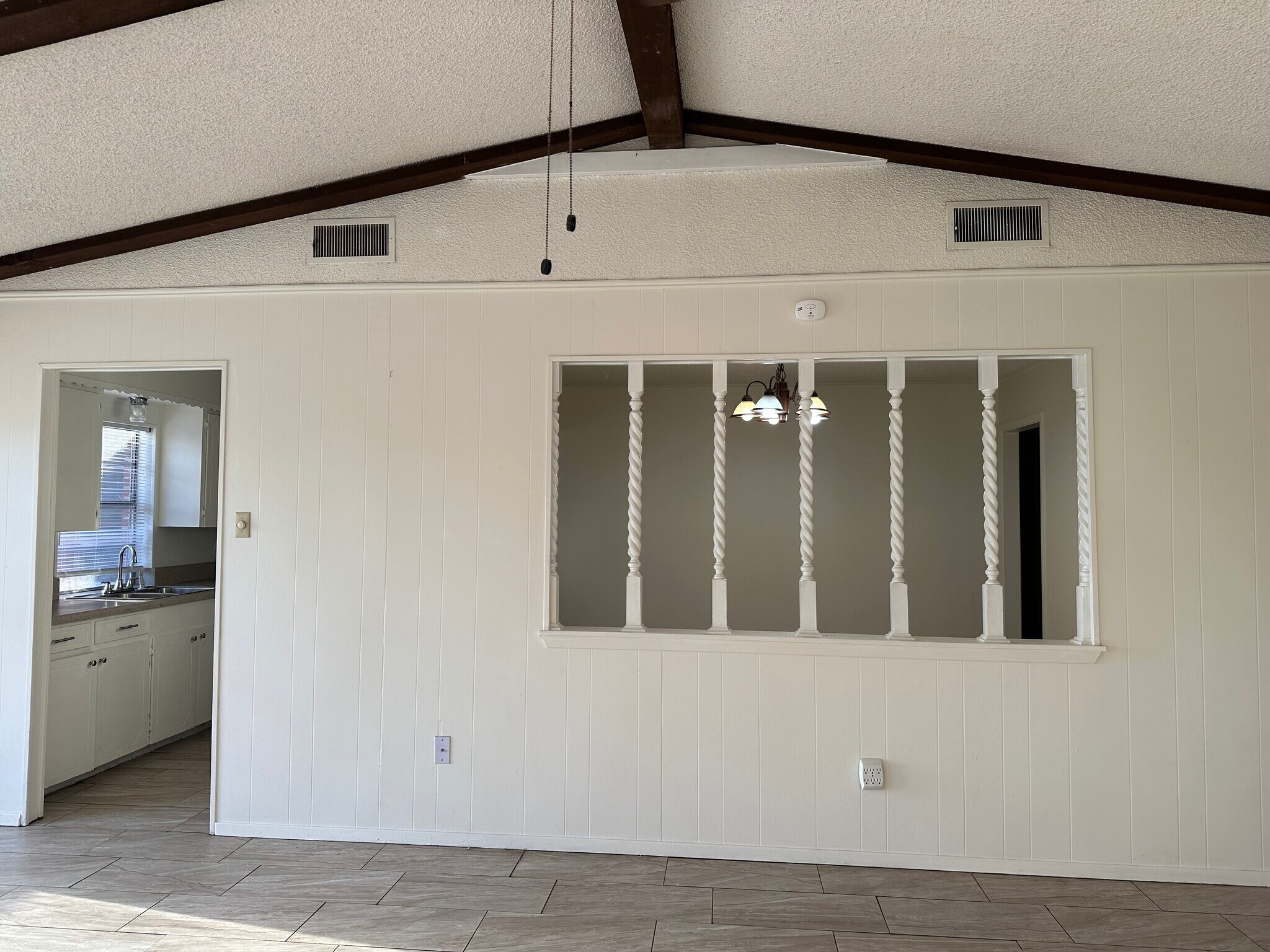 Dinning - 205 Town North Dr