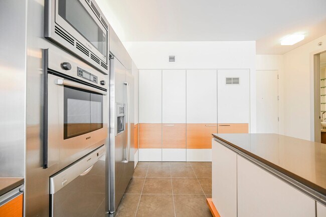 Building Photo - 1 bedroom in the heart of City Center on t...