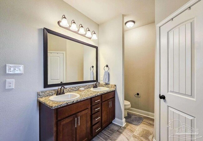 Building Photo - 8881 Bellawood Cir