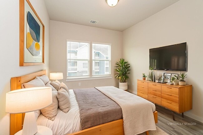 Building Photo - 18330 W Centro Cir