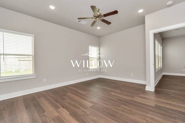Building Photo - Spacious 4-Bedroom Home – 6 Weeks FREE Rent!