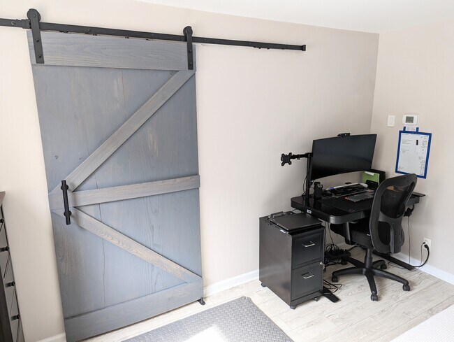 Building Photo - 1420 N St NW