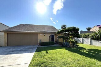 Building Photo - Lovely Home with 3 bedrooms, 2 bath plus o...