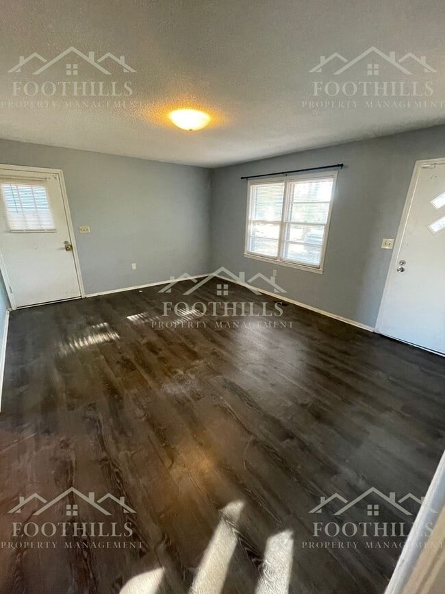 Building Photo - Newly Renovated 3-Bed, 2-Bath Brick Home
