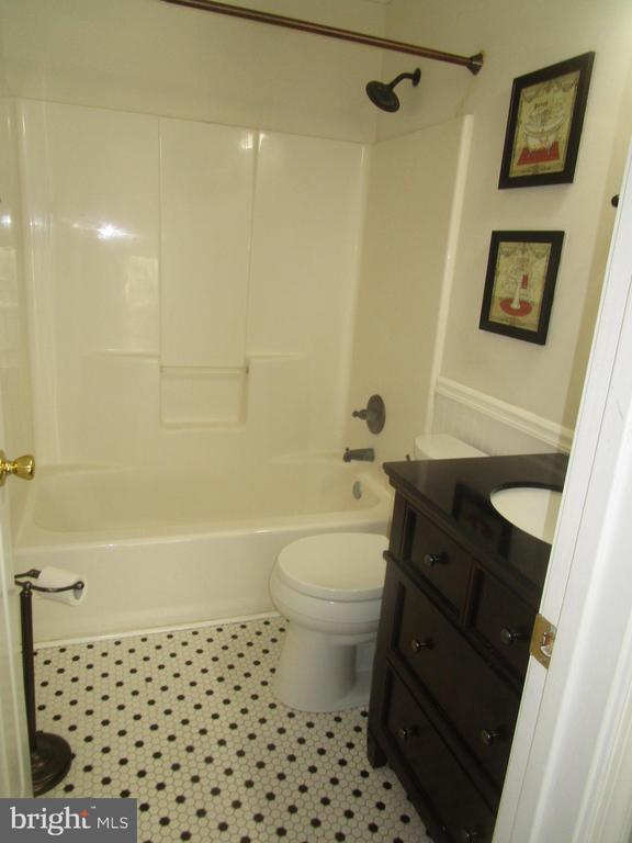 Building Photo - 7911 Heatherleigh Pl