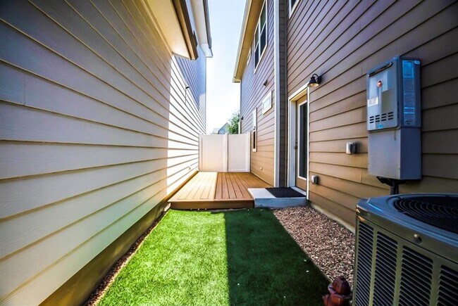 Building Photo - 8306 Mandela Bend