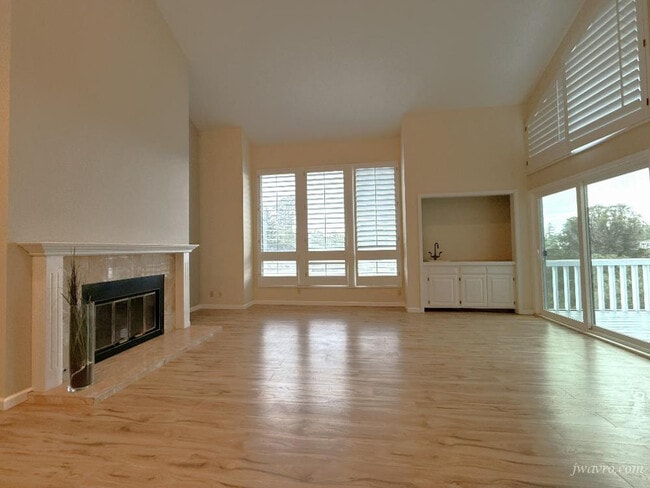 Building Photo - 165 Tiptoe Ln