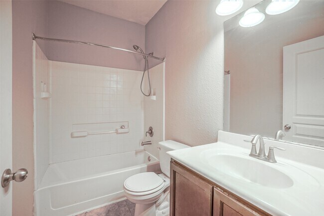 Building Photo - 8206 Jasmine Ct