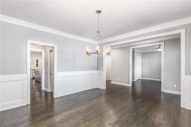 Building Photo - 207 Mellrich Ave NE