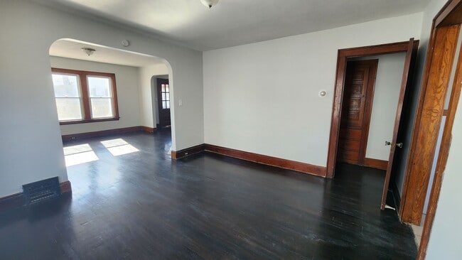 Building Photo - 10401 Homeworth Ave