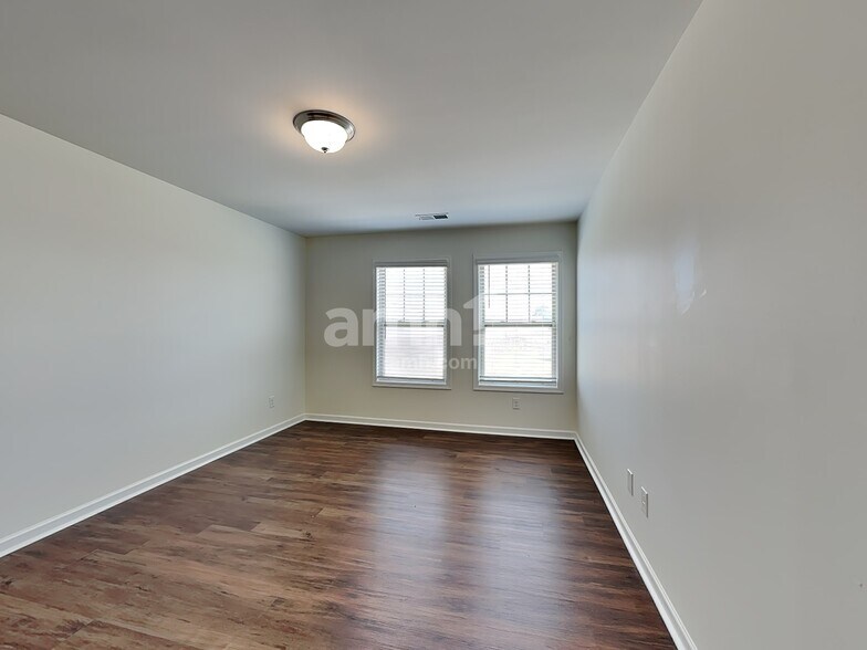 Building Photo - 810 Genesis Wy