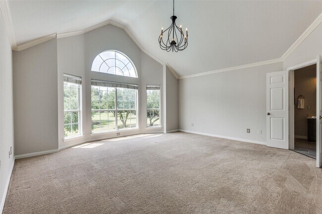 Building Photo - Located in a highly desirable neighborhood.