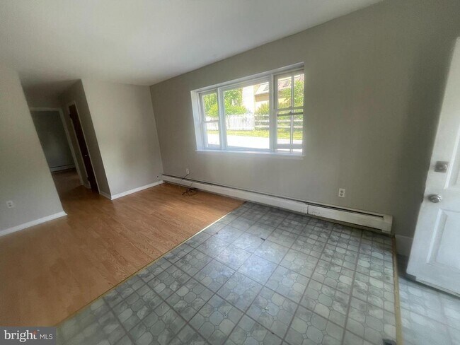 Building Photo - 1941 Creek Rd