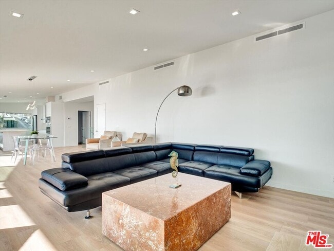 Building Photo - 18109 Coastline Dr