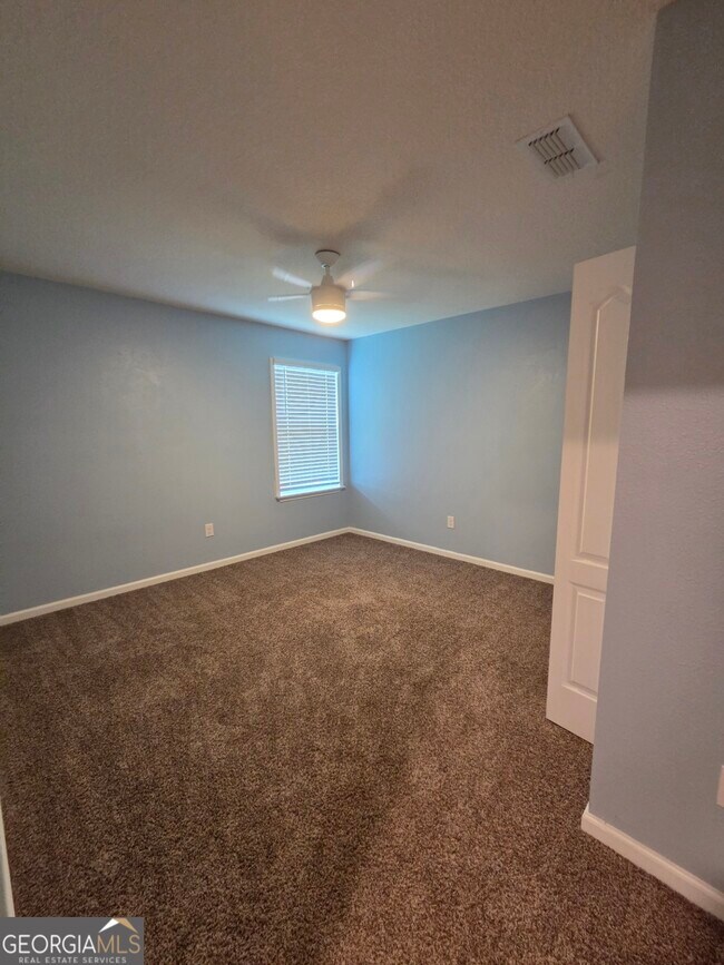 Building Photo - 152 Ashwood Cir