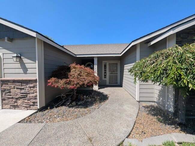 Building Photo - 1523 Sacajawea Ave