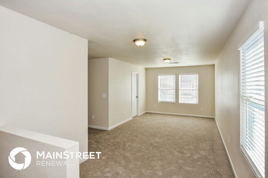 Building Photo - 211 Whitestone Dr NE