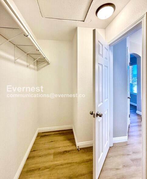 Building Photo - 2155 Begley Cir