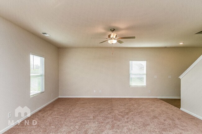 Building Photo - 65 Royal Mdw Dr