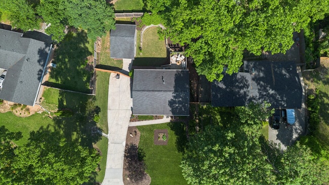 Building Photo - 4097 Longview Dr