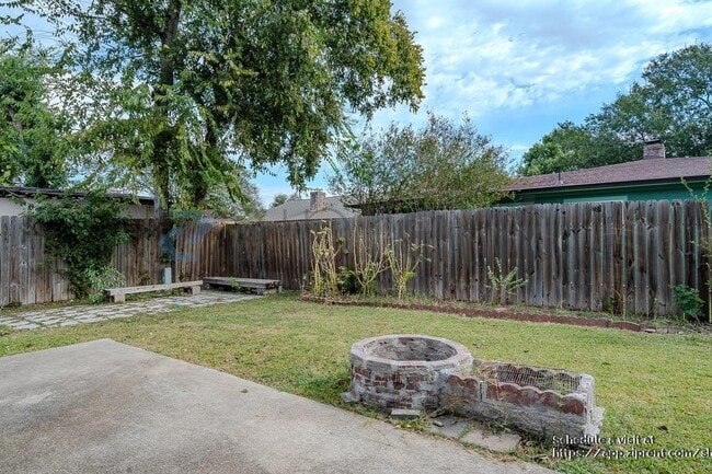 Building Photo - 10431 Odessa Dr